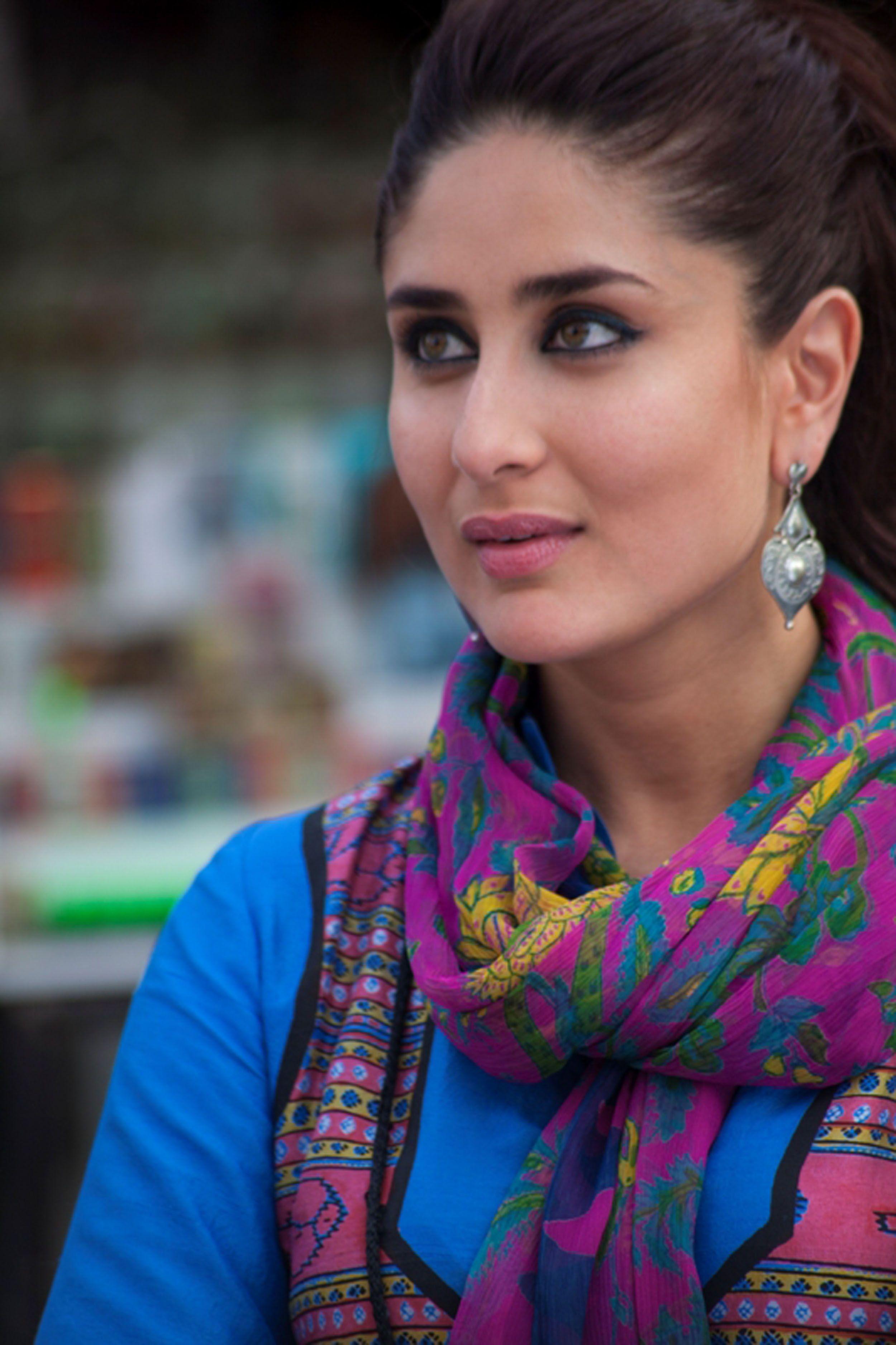 2500x3752 Most viewed Kareena Kapoor wallpaperK Wallpaper