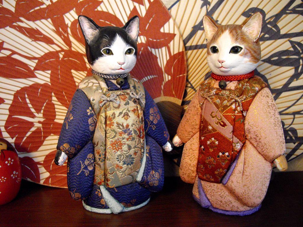 Включи кукла кот. Японские традиционные игрушки. Японские традиционные куклы. Кошки в Японии. Японские куклы кошки.