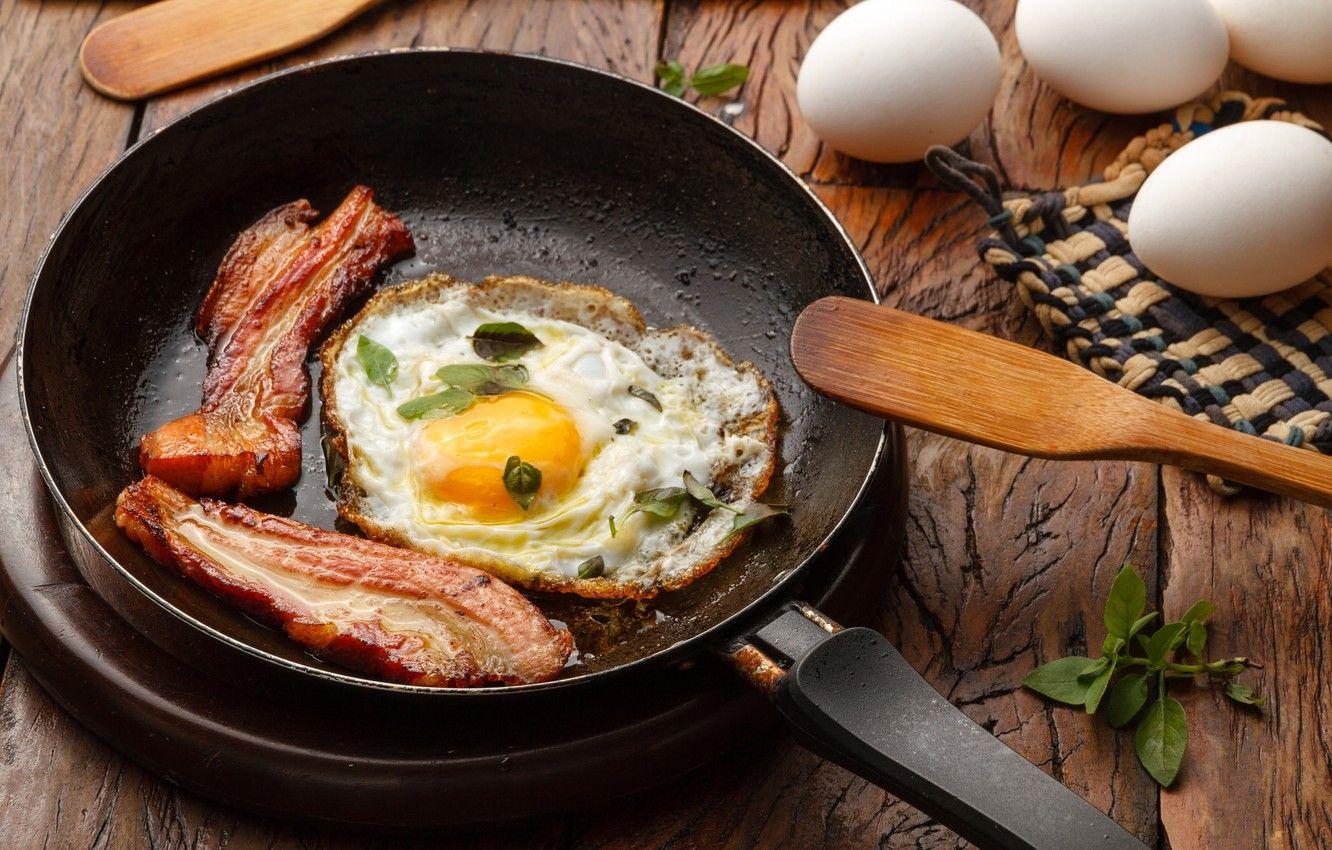 1332x850 Wallpaper eggs, Breakfast, scrambled eggs, bacon, blade, pan