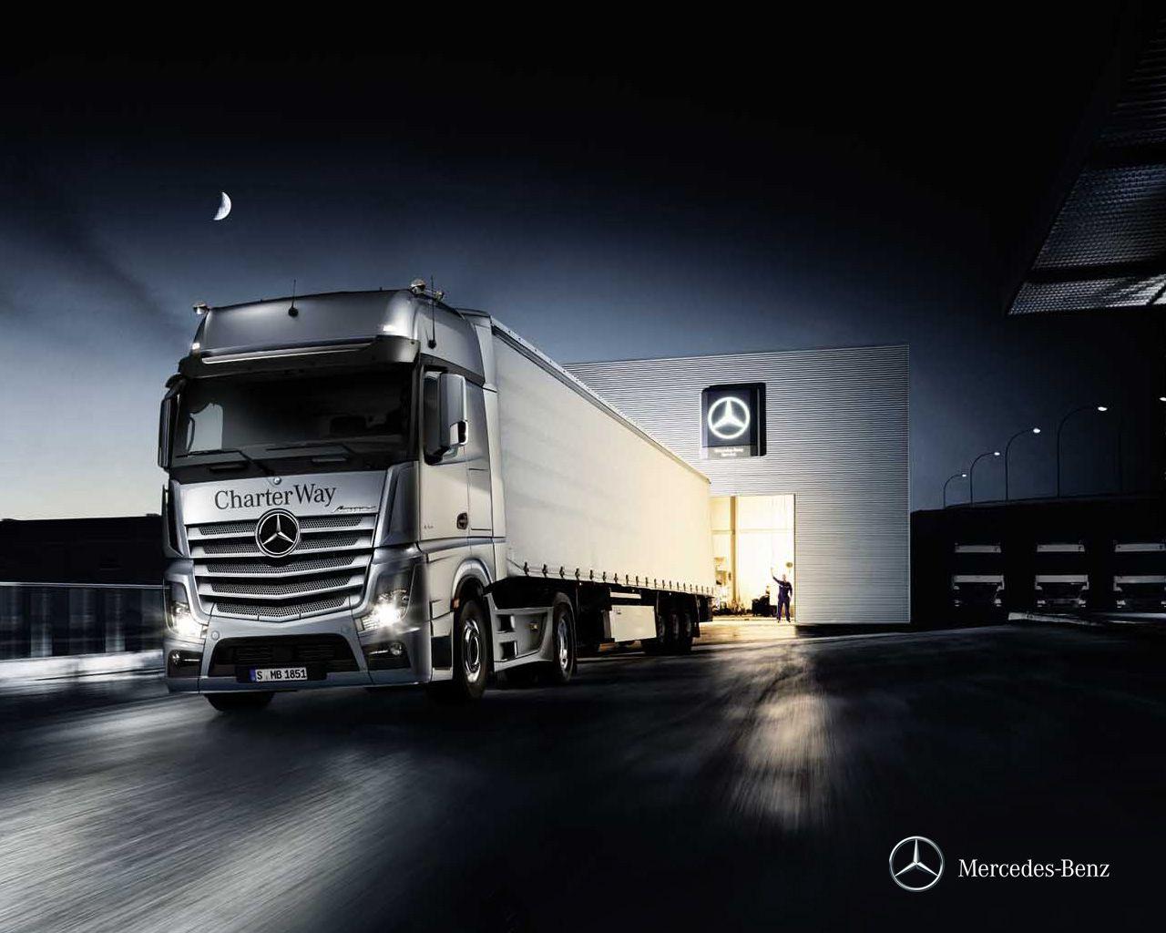 Mercedes‑Benz Actros Wooden Replica Created To Welcome New Year