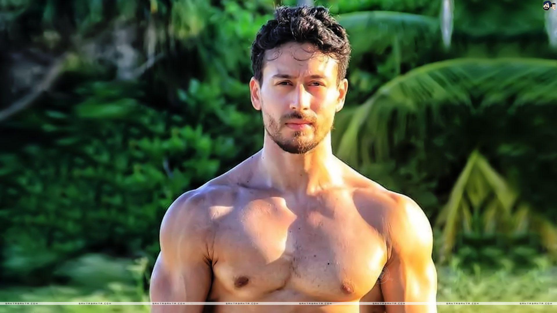 1920x1080 Tiger Shroff displays his musclular body in the sun