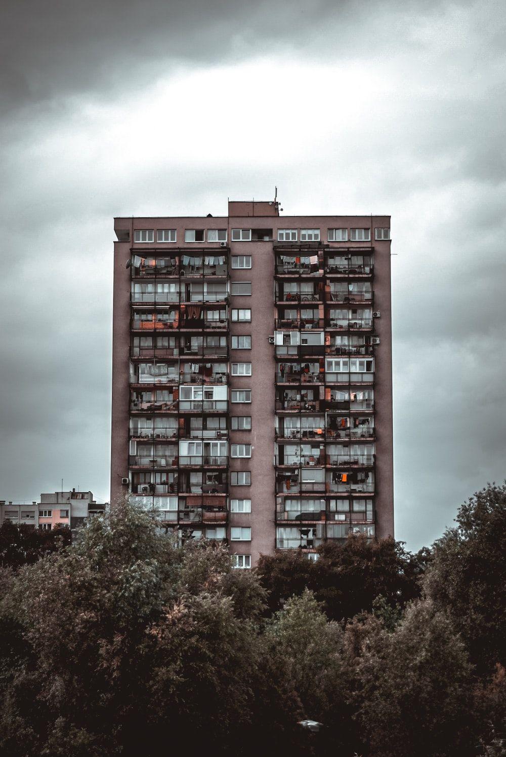 1000x1494 red and black concrete building photo