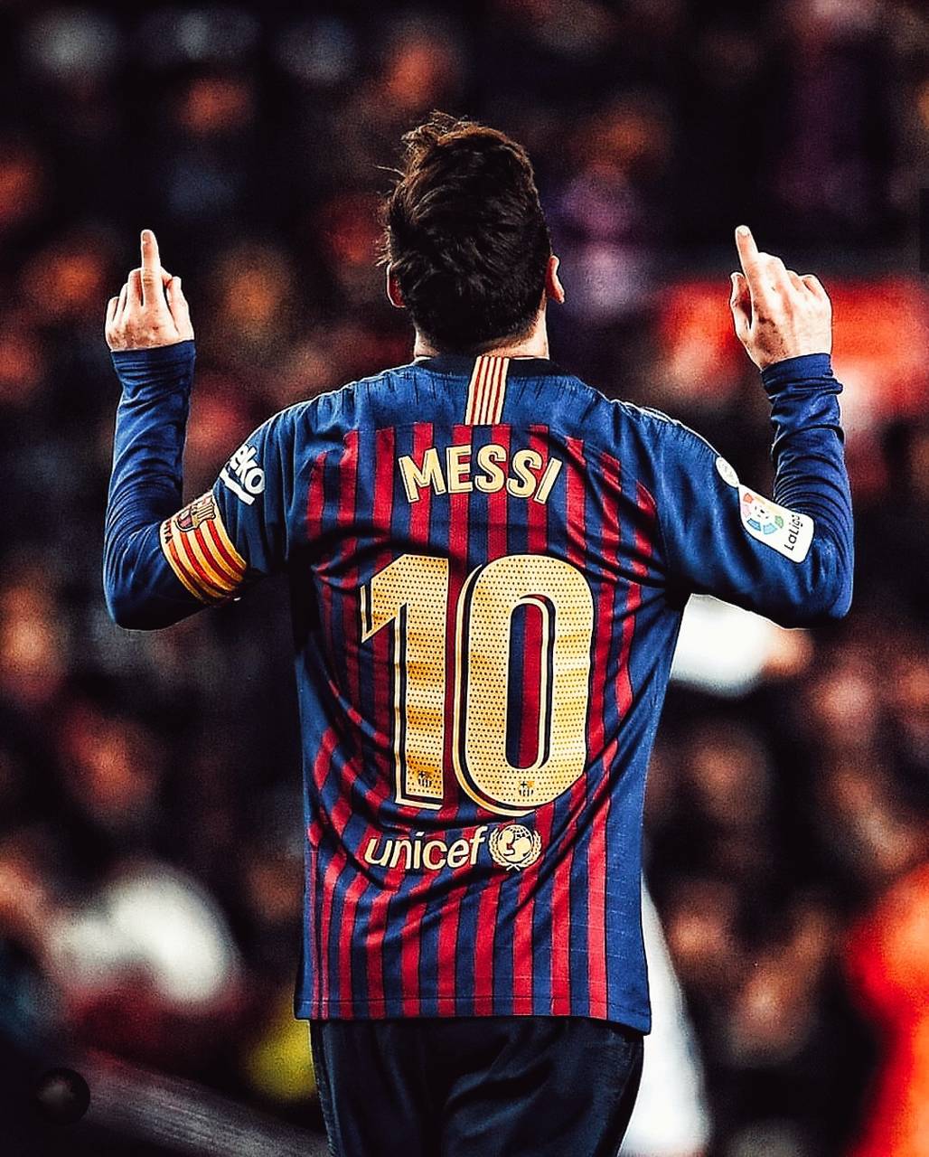 Nếu bạn là fan của Lionel Messi, hãy xem hình nền Lionel Messi sẽ làm cho màn hình của bạn trở nên đẹp hơn bao giờ hết. Hình nền này sẽ chứa đựng niềm đam mê và nhiệt huyết bóng đá của chàng trai Argentina.