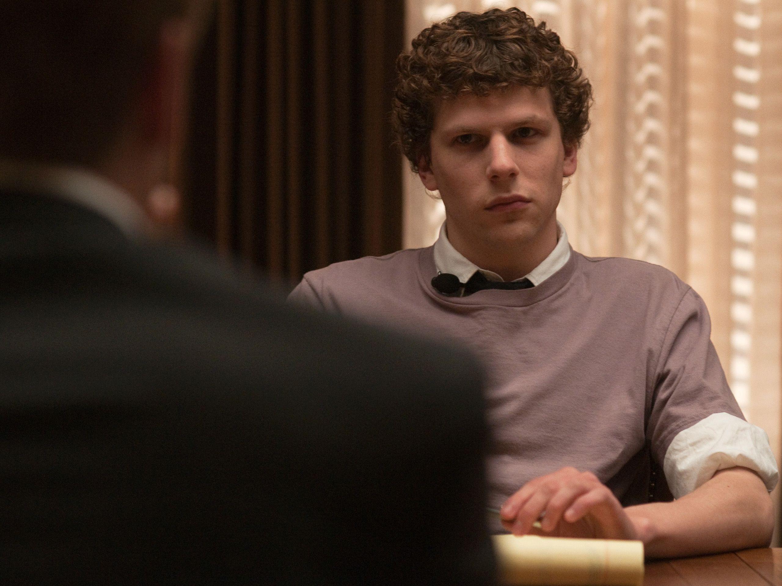 2560x1920 Jesse Eisenberg Actor Wallpaper 52433 2560x1920px