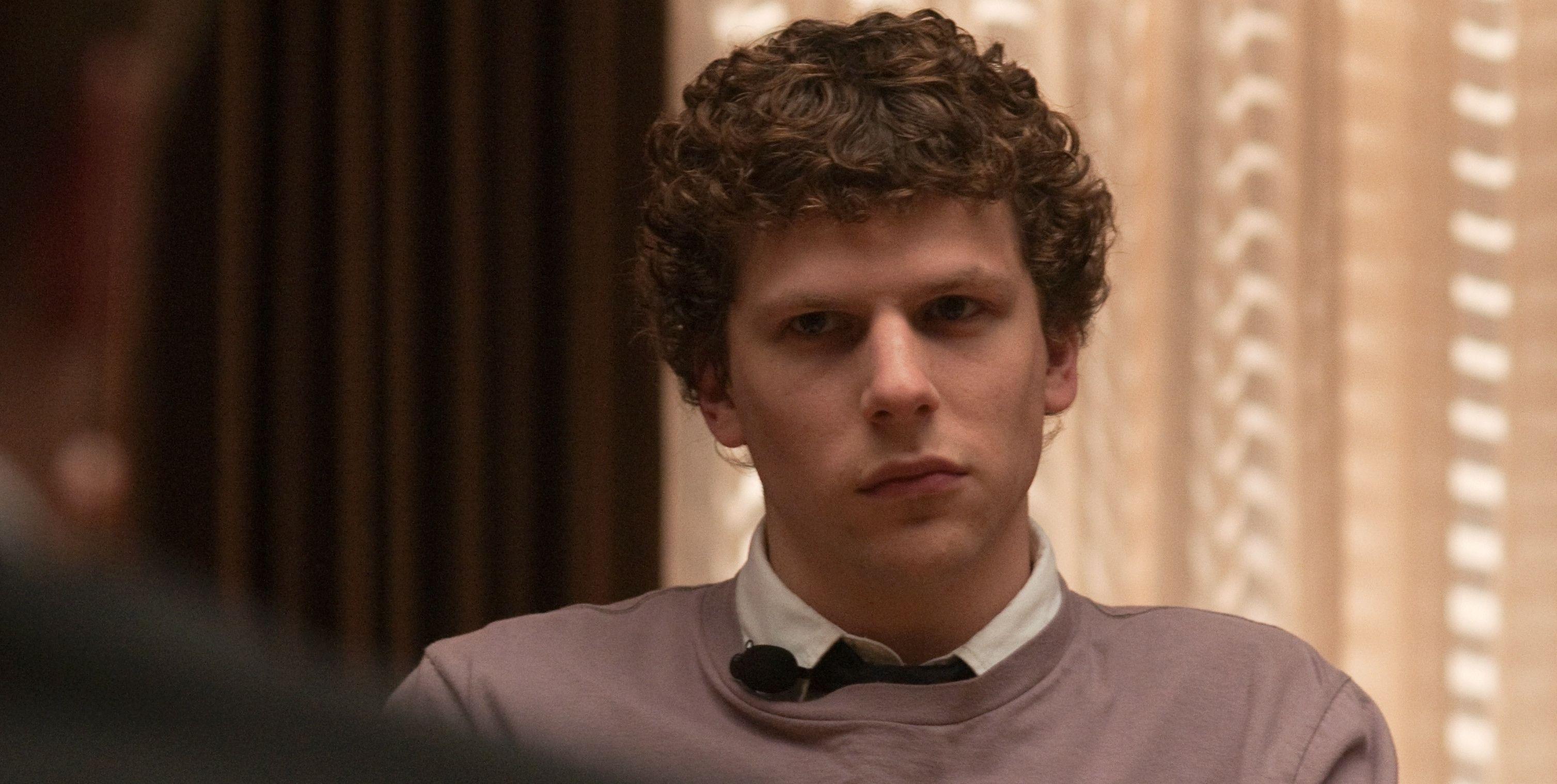 3015x1519 Jesse Eisenberg HD Wallpaper and Background Image