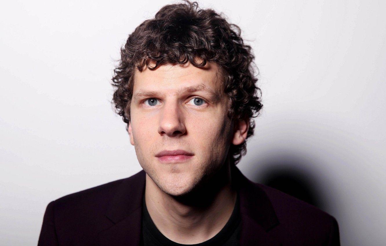 1332x850 Wallpaper look, pose, portrait, actor, Jesse Eisenberg, Jesse