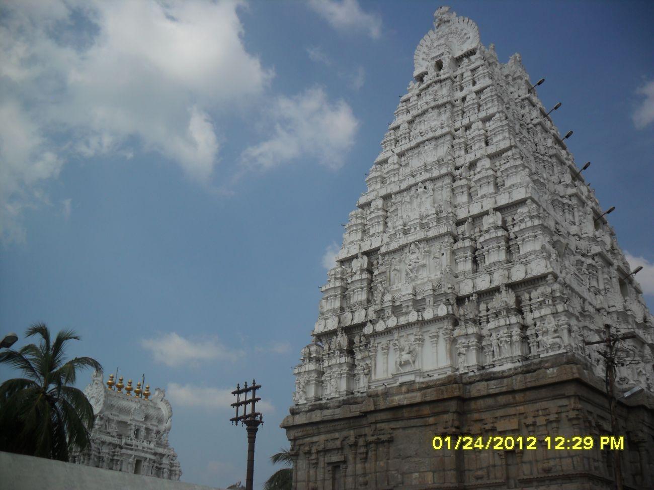 1300x975 Browse Sri Venkateswara Temple, Tirupati Photo and Image Gallery