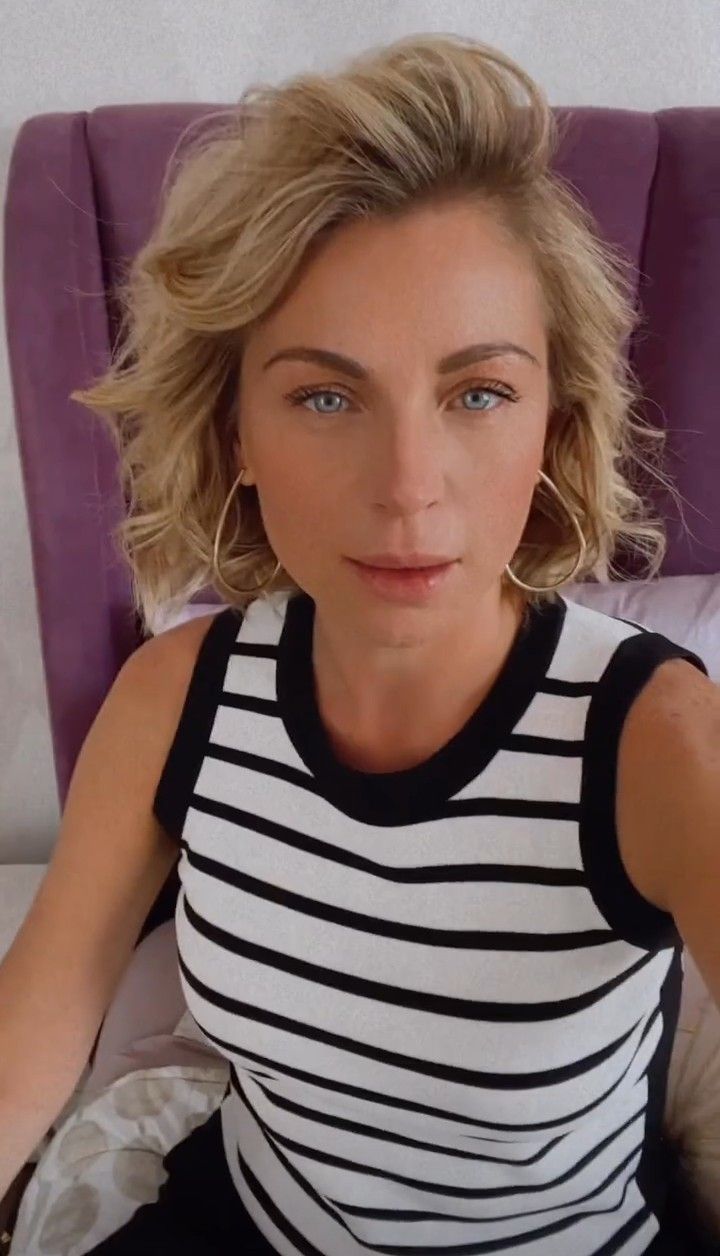720x1256 Ludwika paleta ideas. middle aged women, kate jenkinson, hannah waddingham home for christmas