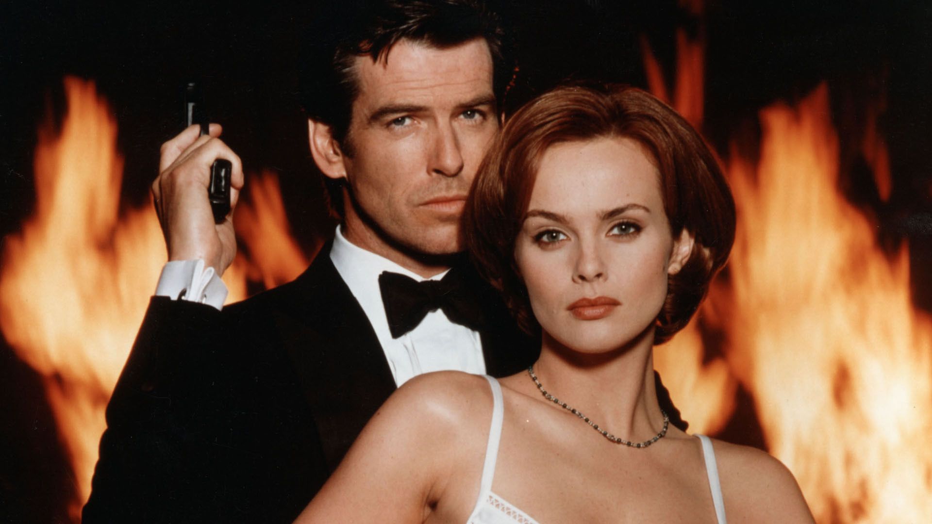 1920x1080 Download James Bond Izabella Scorupco Natalya Simonova Pierce Brosnan Movie GoldenEye HD Wallpaperx1080