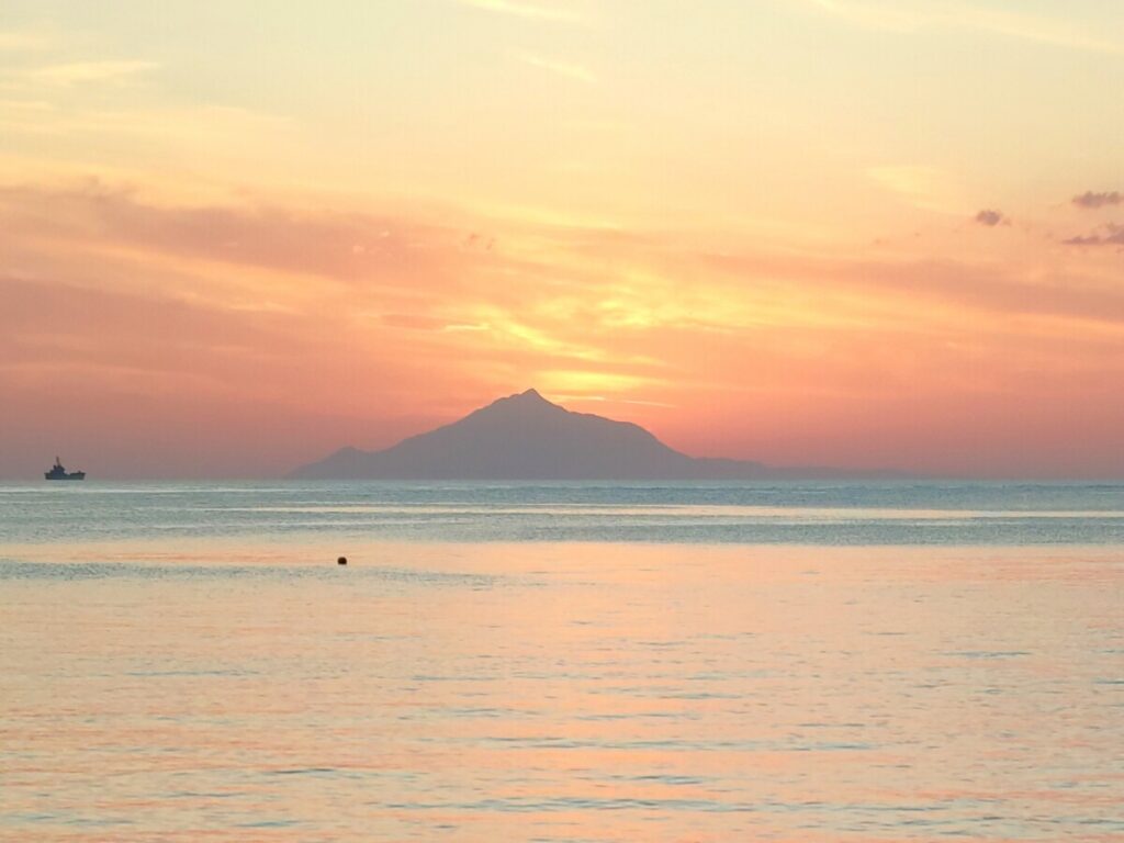 1024x768 Sunset View of Mount Athos, Greece