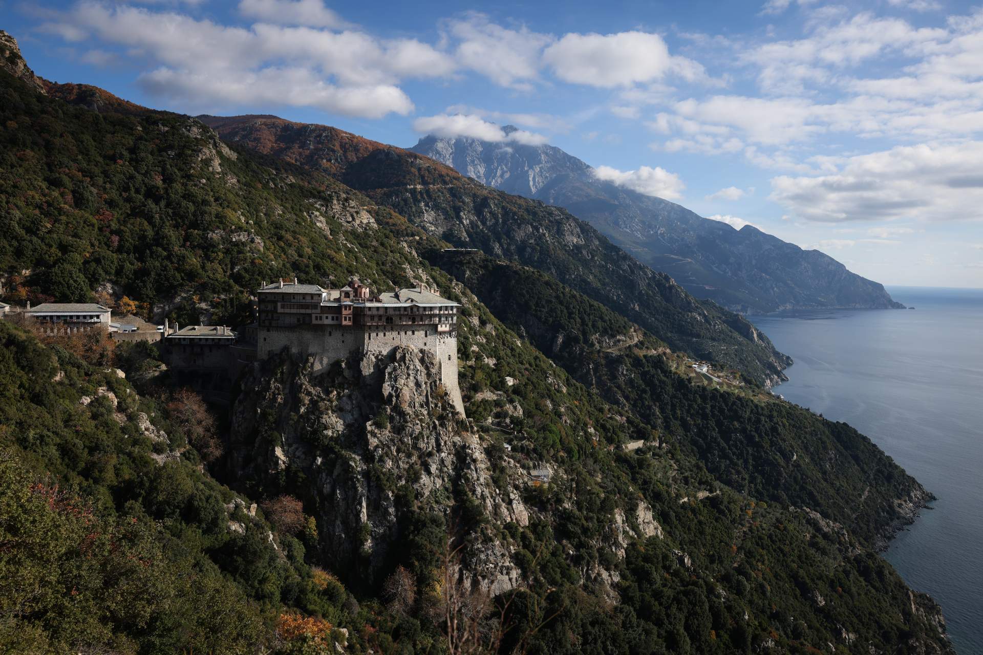 1920x1280 Wounded Ukrainian soldiers find solace in Greek monasteries
