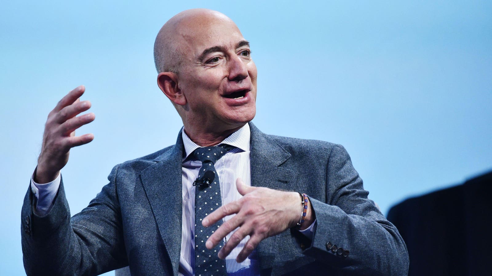 1600x900 How Jeff Bezos Consistently Communicates Four Core Values That Made Amazon A Success