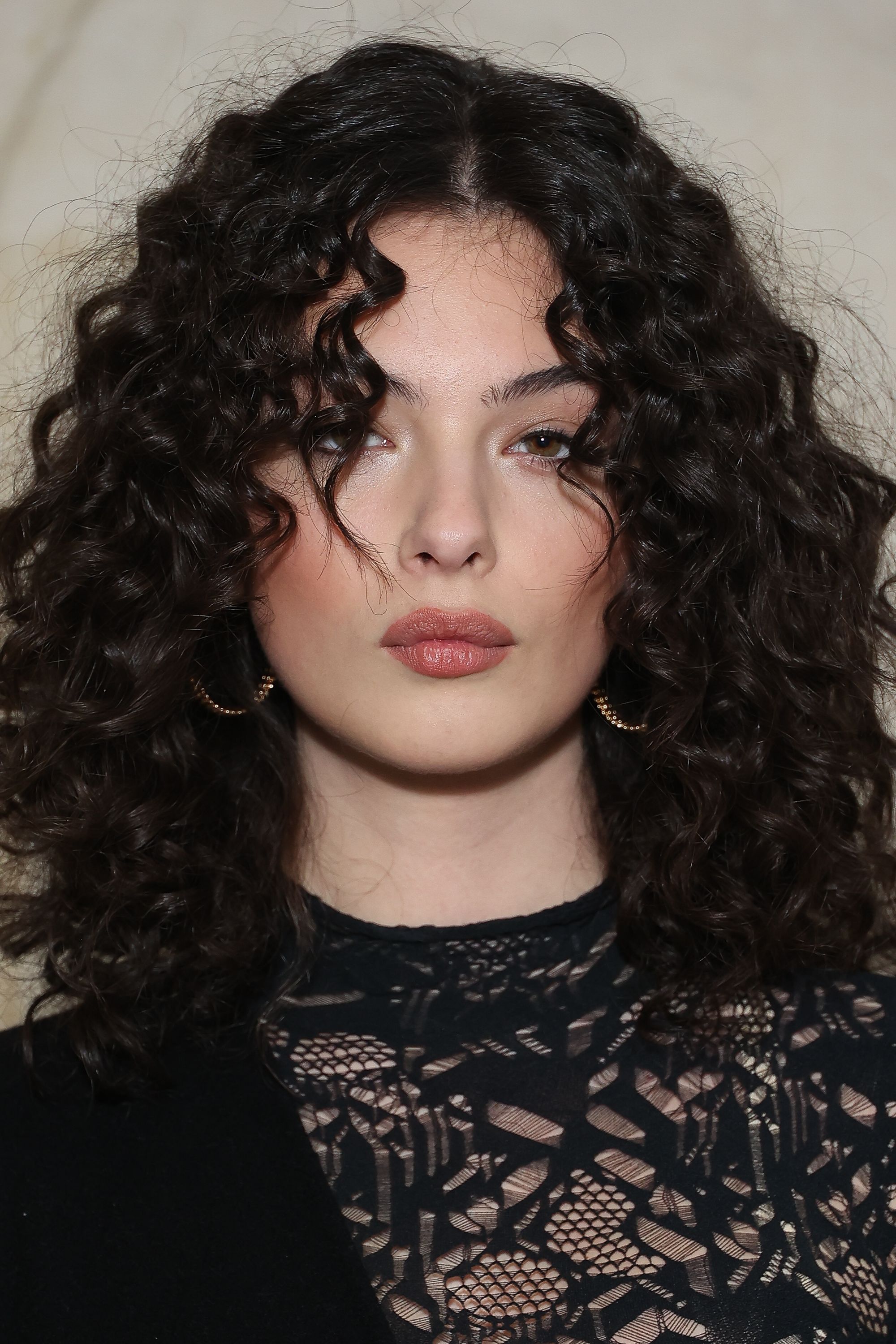 2000x3000 Deva Cassel