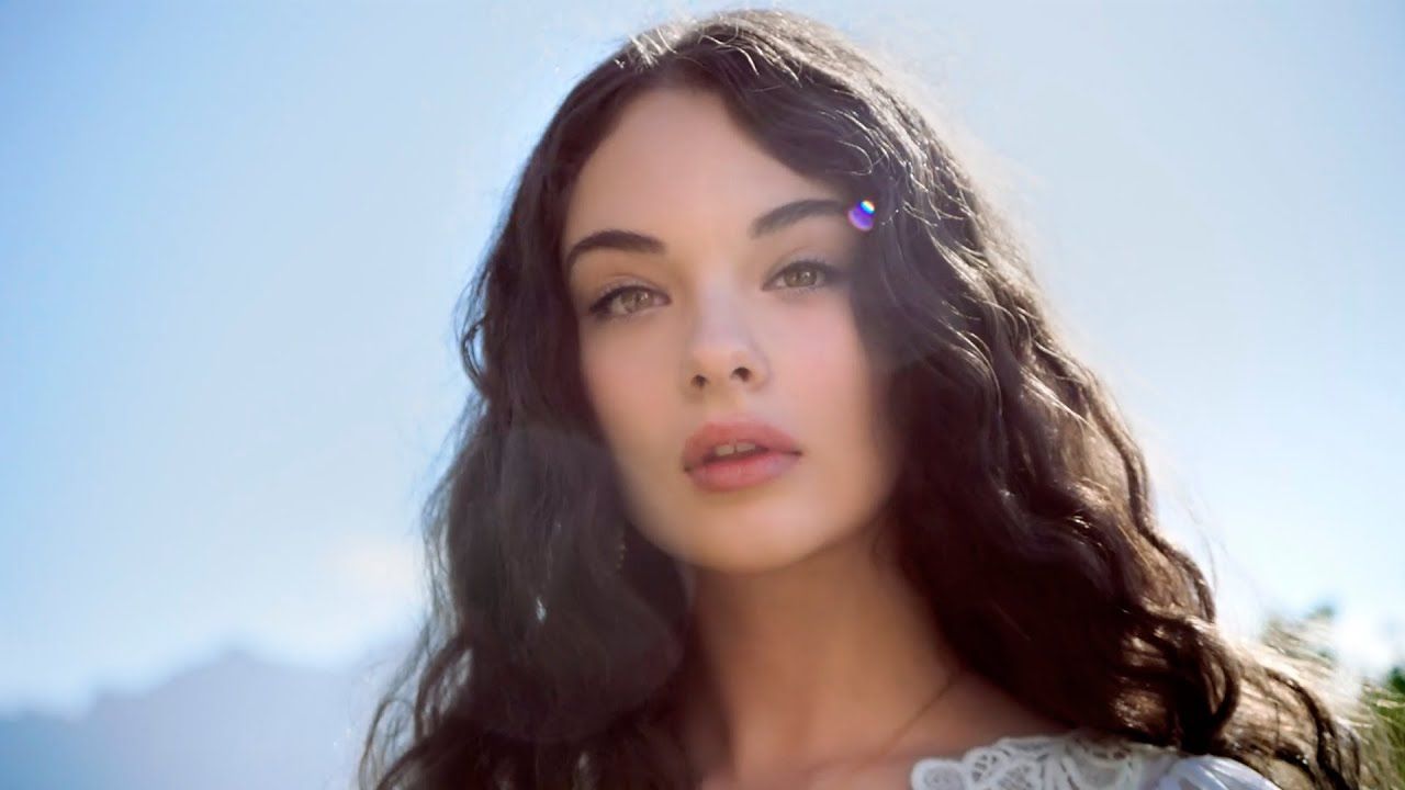 1280x720 Deva Cassel Wallpaper