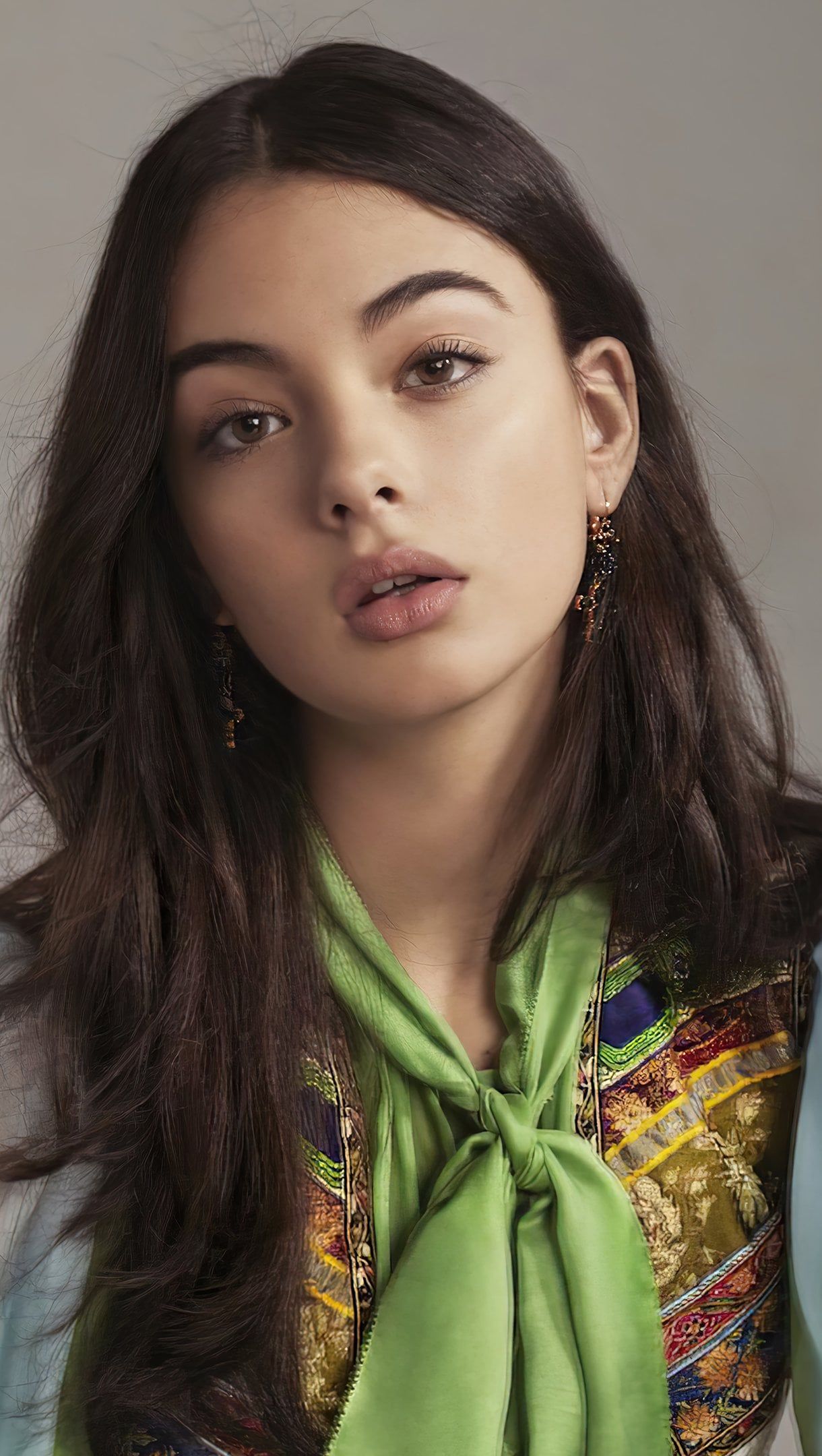 1220x2160 Deva Cassel long hair Wallpaper 4K for iPhone and Mobile Phone