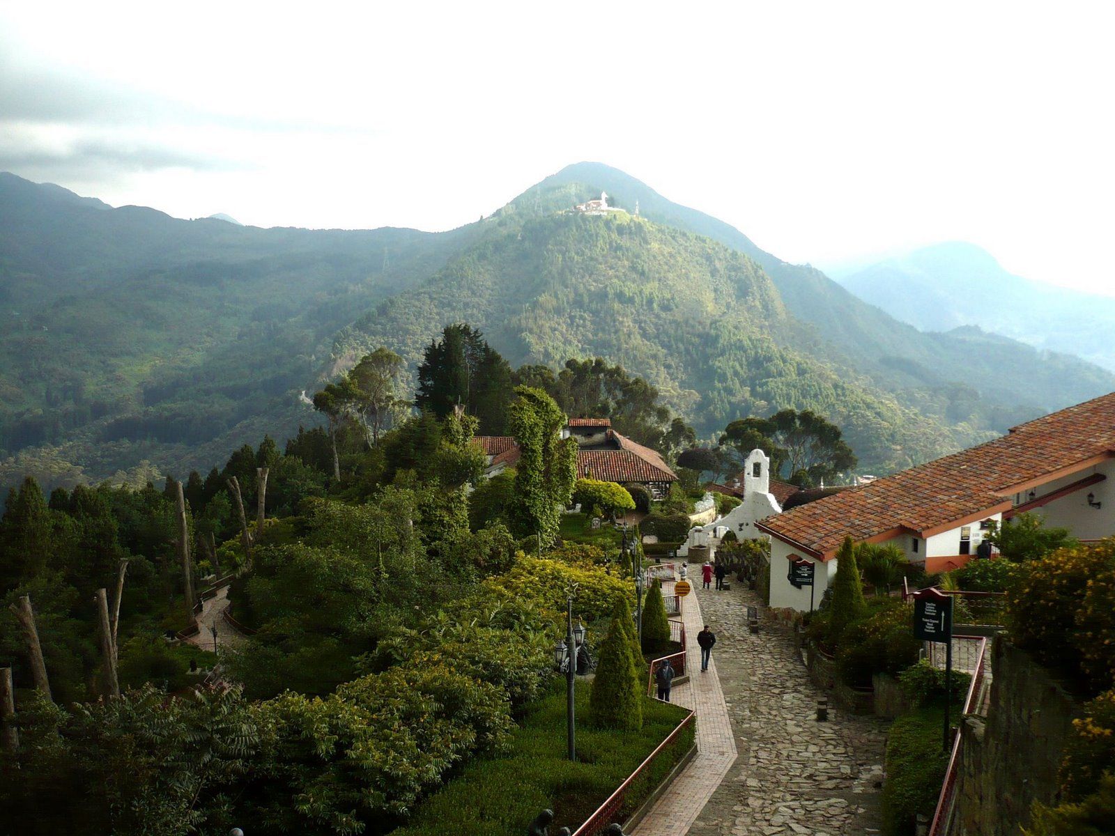 1600x1200 Monserrate. Top Attractions in Bogota, Colombia
