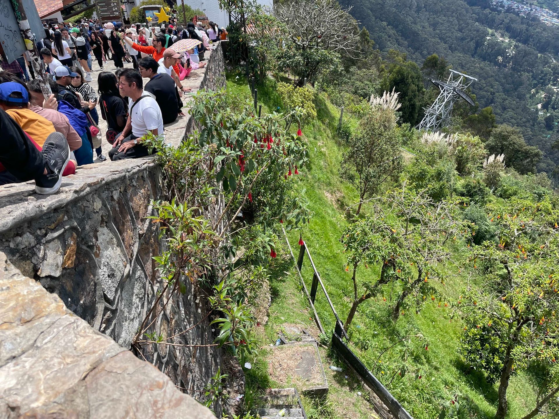 1920x1440 Monserrate
