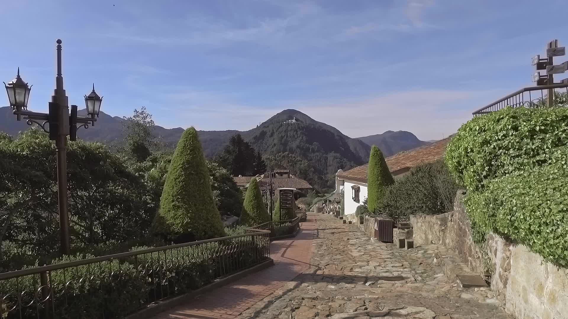 1920x1080 VISTA CERRO MONSERRATE A CERRO GUADALUPE EN BOGOTÁ