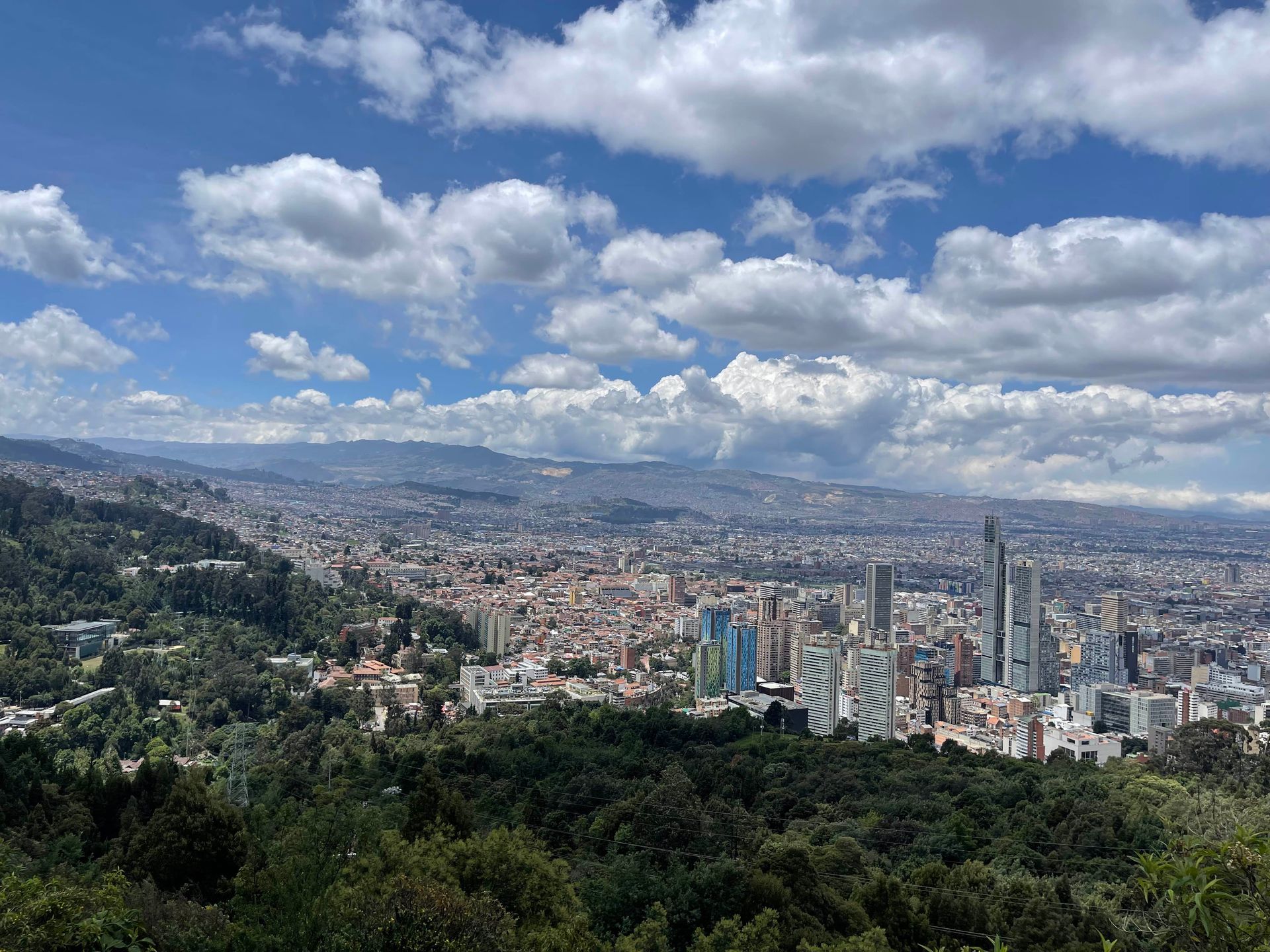 1920x1440 Monserrate