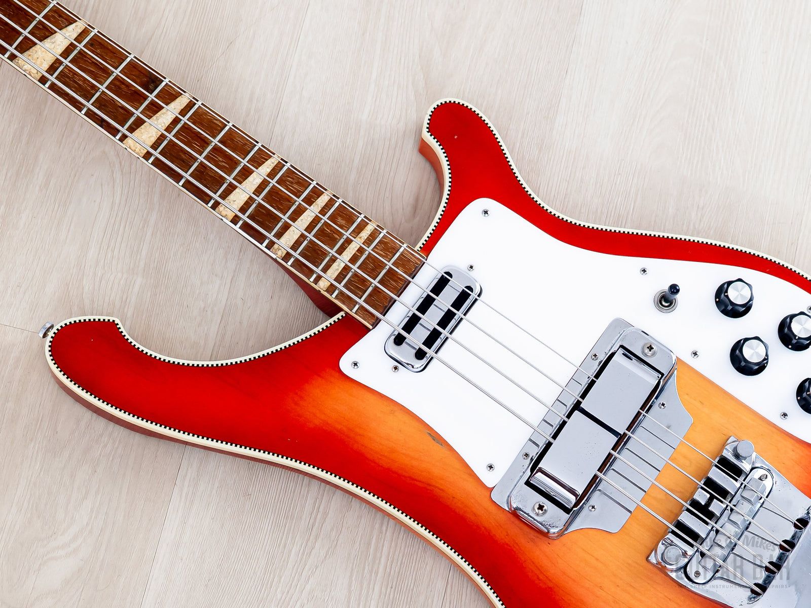 1600x1200 Rickenbacker 4001 Vintage Neck Through Bass Fireglo w/ Case
