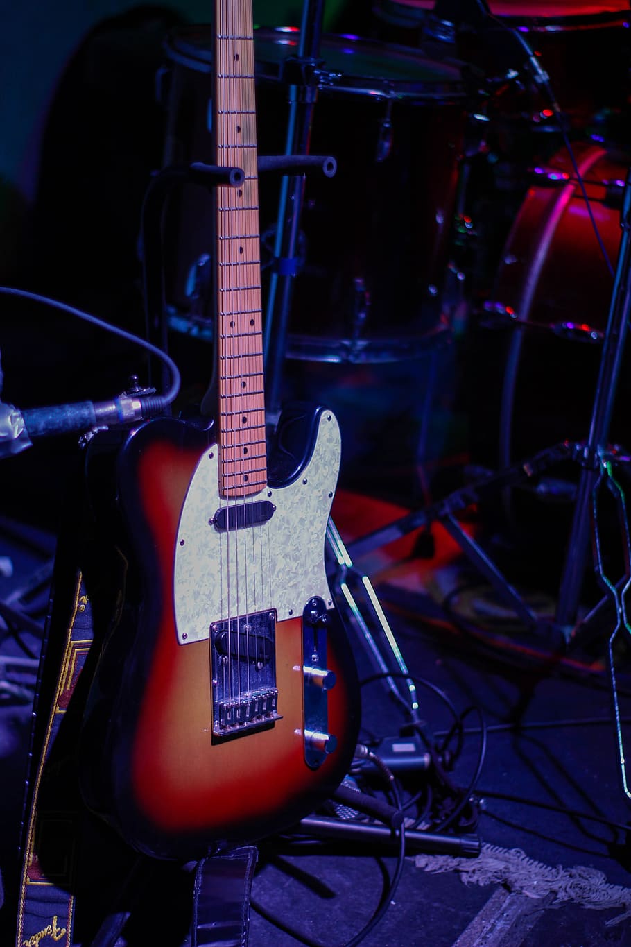 910x1365 Rickenbacker 1080P, 2K, 4K, 5K HD wallpaper free download