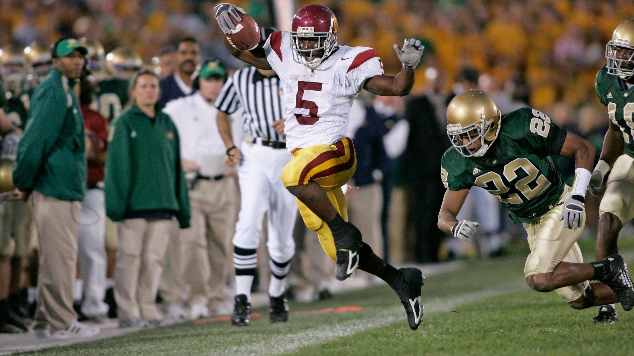 2048x1152 The Grass Gambit: Remember When Notre Dame Tried to Slow Reggie Bush 10 Years Ago by Not Mowing the Lawn?