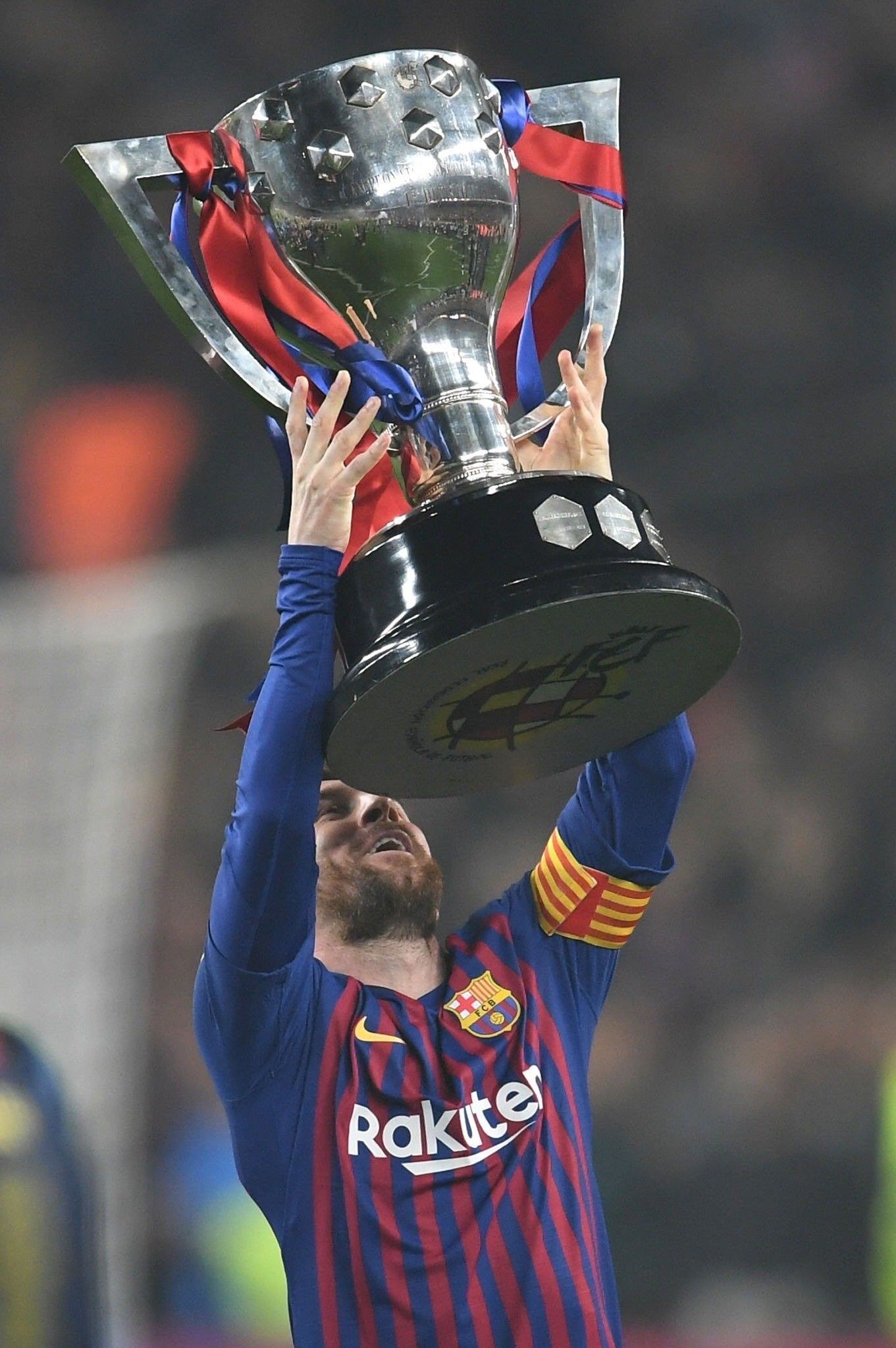 1361x2048 Messi With Trophy Wallpaper