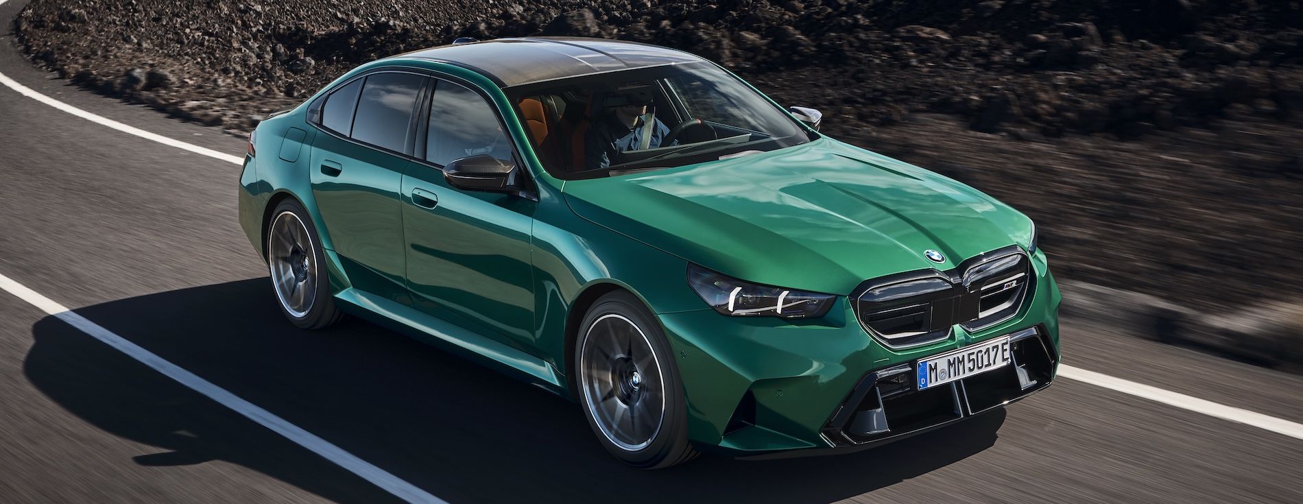 1900x735 BMW M5 G90 Wallpaper