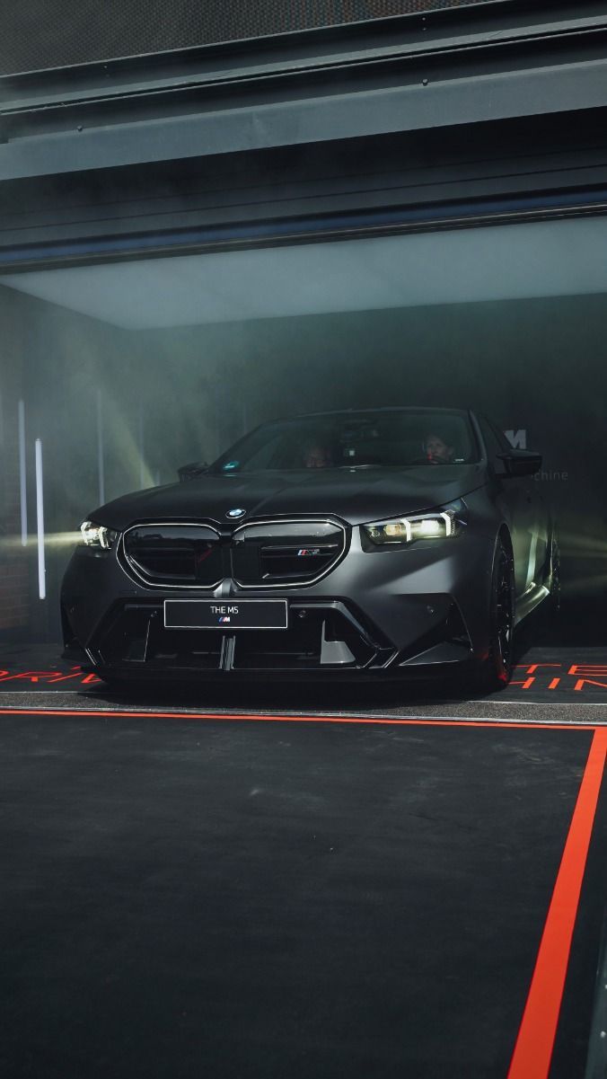 676x1201 M5
