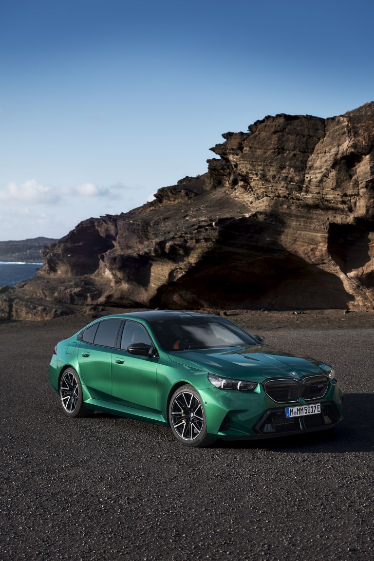 768x1152 BMW M5 ( G90 ) quality free high resolution car image, picture and photo
