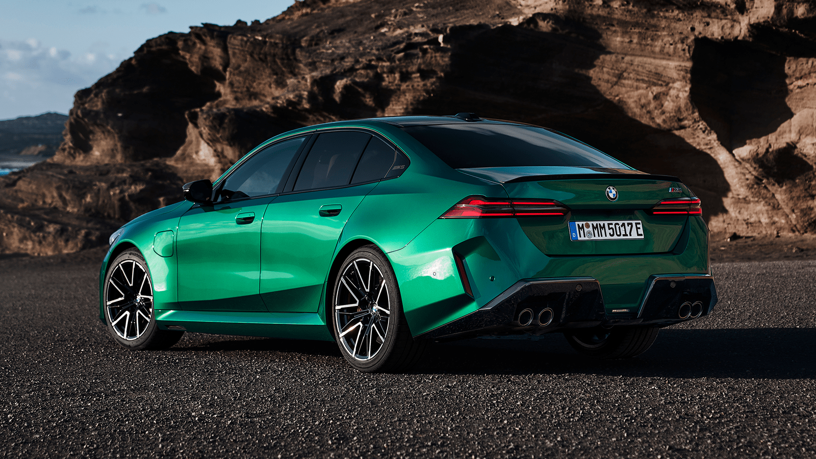1600x900 New G90 BMW M5 Arrives As A 717bhp, 2.4 Tonne Hybrid
