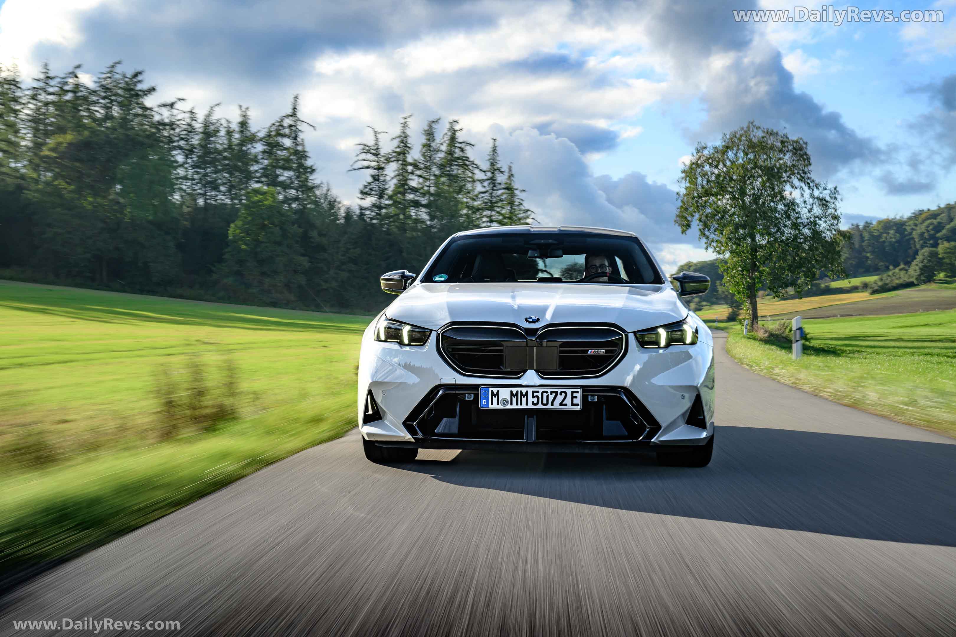 3240x2160 BMW M5 G90 Alpine White HD Photo, Videos, Specs, Features & Price
