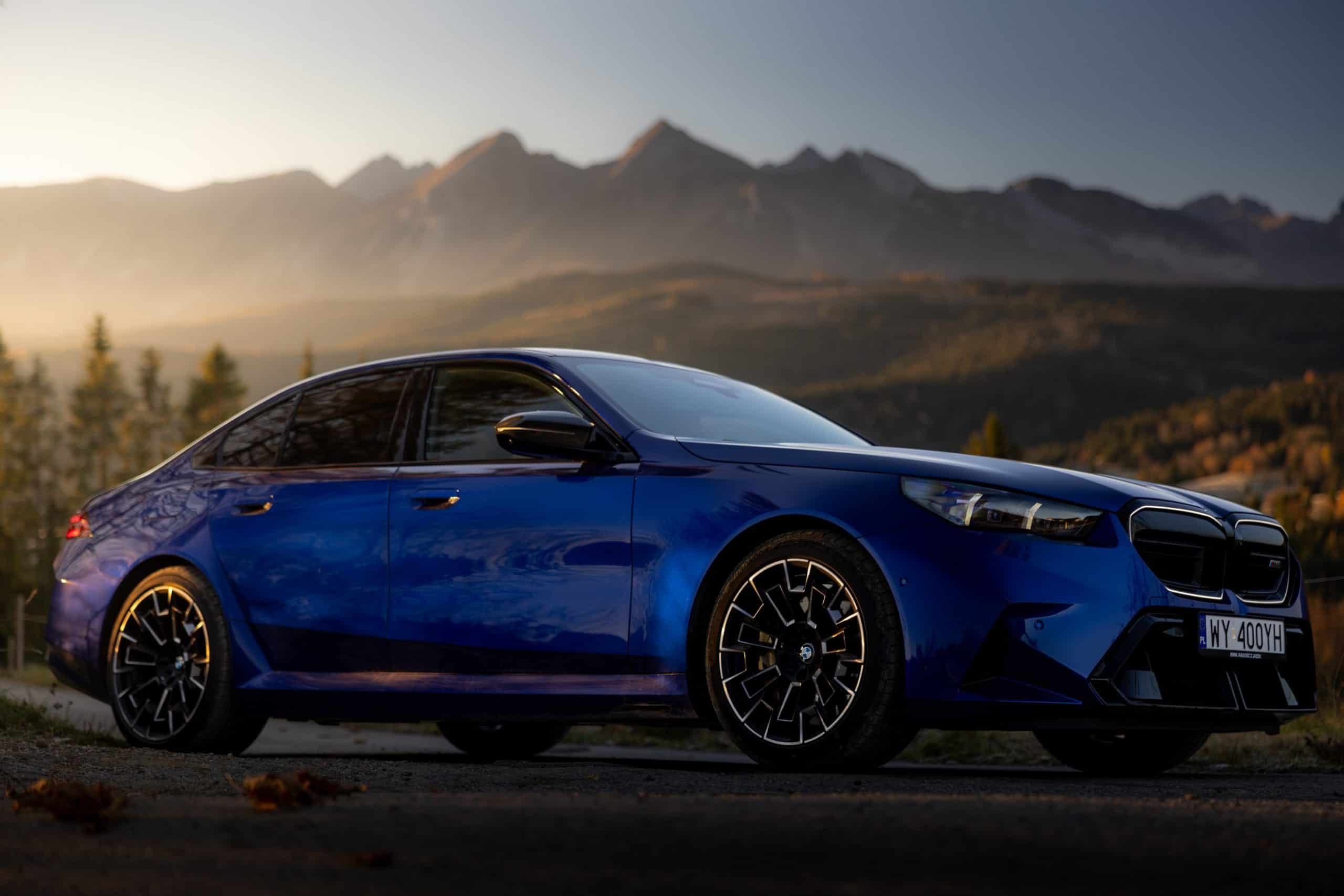 2560x1708 New BMW M5 Poses At Dusk And Dawn In Stunning Photo