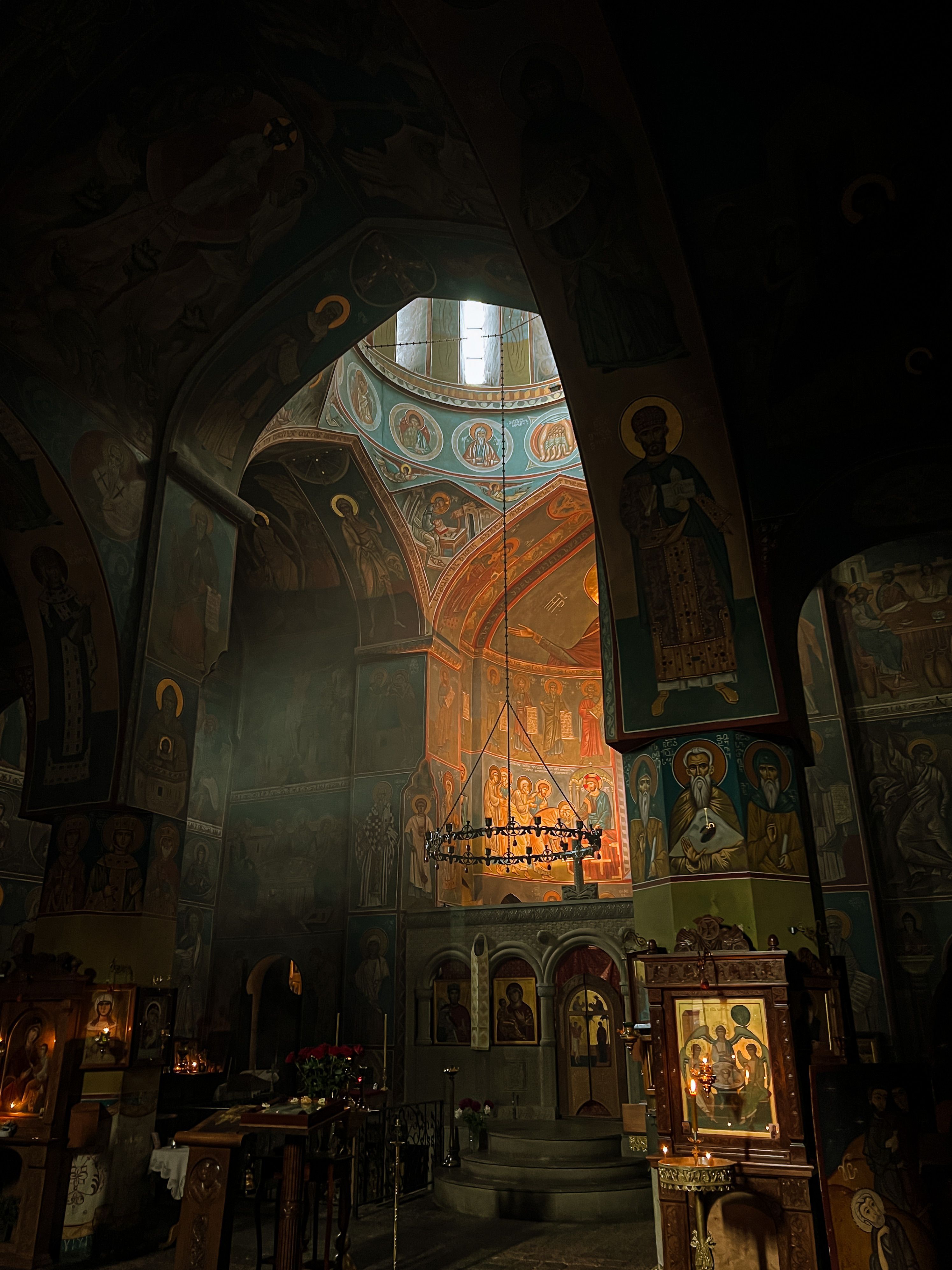 2990x3986 Historic Byzantine Church Interior Fresco · Free
