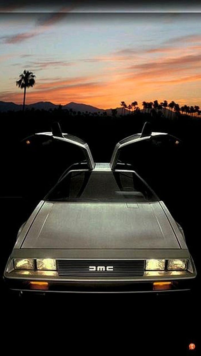 700x1241 A Very Nice Delorean DMC 12 Phone Background