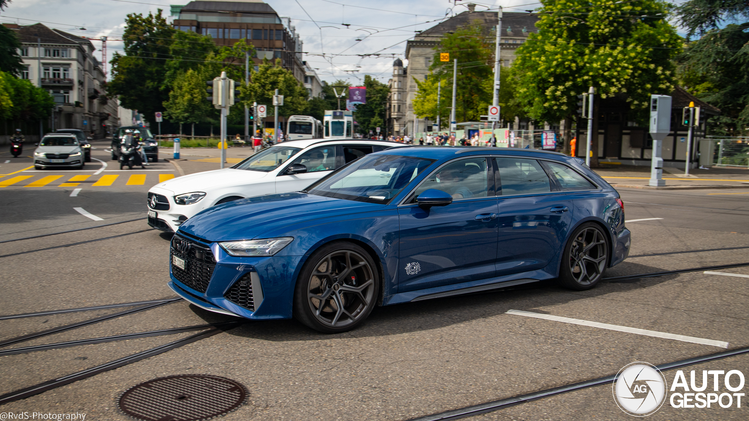 2560x1440 Audi RS6 Avant C8 August 2025
