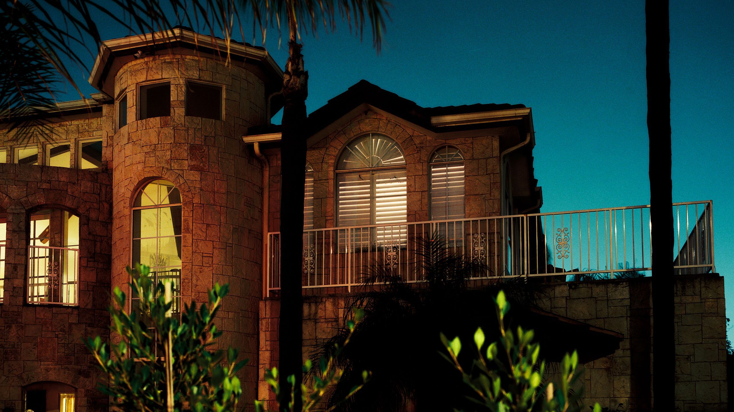 2560x1440 The Babies Kept in a Mysterious Los Angeles Mansion. The New Yorker