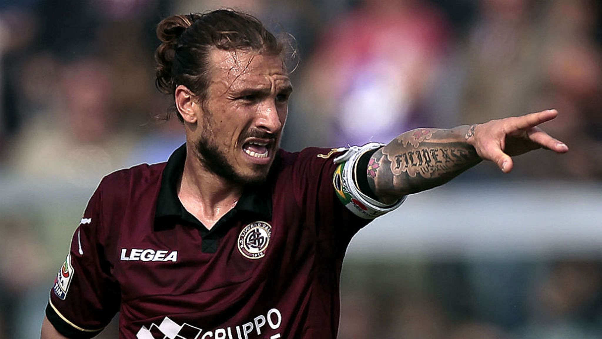 2048x1152 Transfer news: Livorno striker Paulinho keen on Premier League