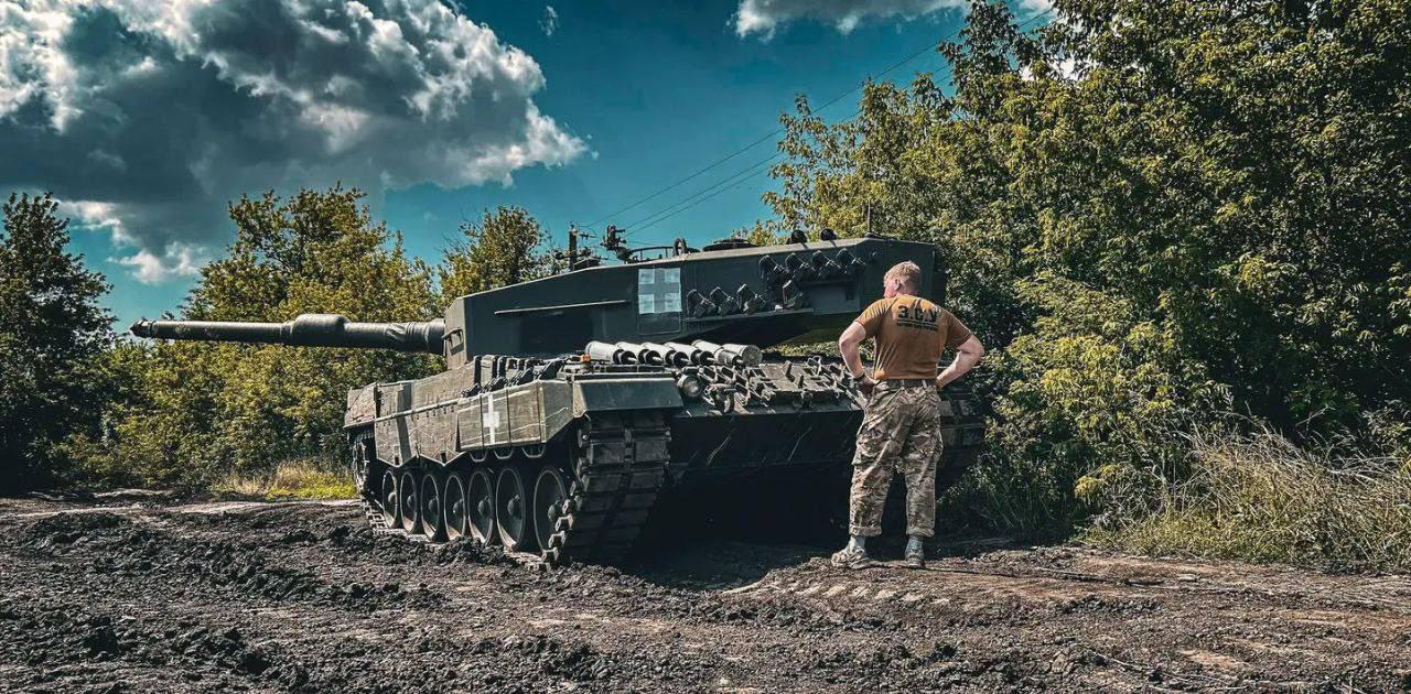 1280x630 Leopard 2A4 (MBT) main battle tank with APFSDS rounds