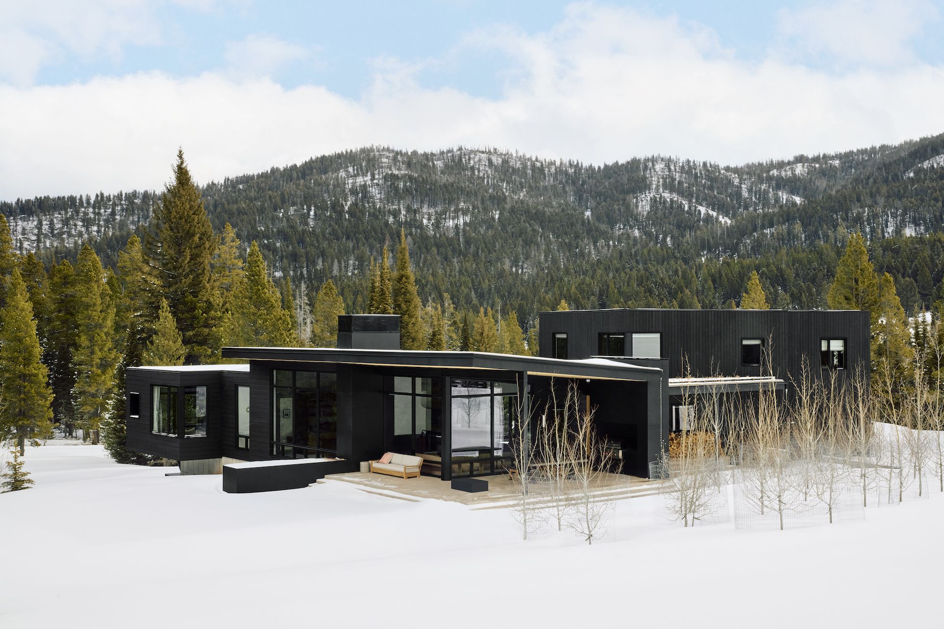 1926x1284 Rocky Mountains House Is A Ski Lover's Dream Escape. Wallpaper*
