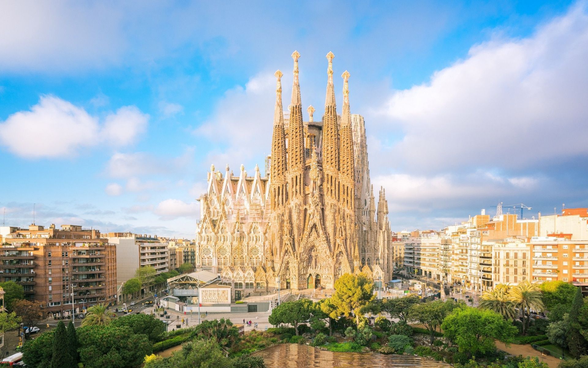 1920x1200 Barcelona Skyline Wallpaper