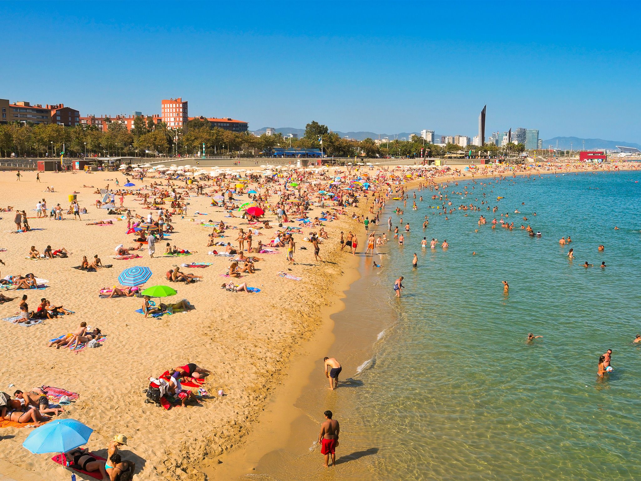 2048x1536 Best Beaches in Barcelona, Recommended By People Who Live There