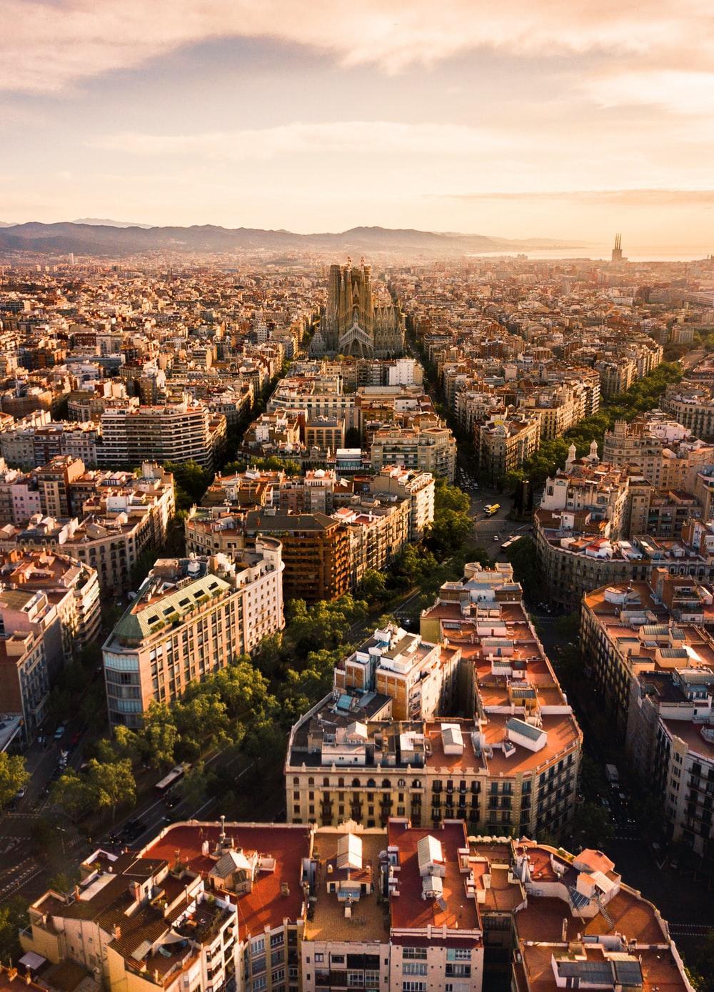 1000x1388 Barcelona City Mobile Wallpaper