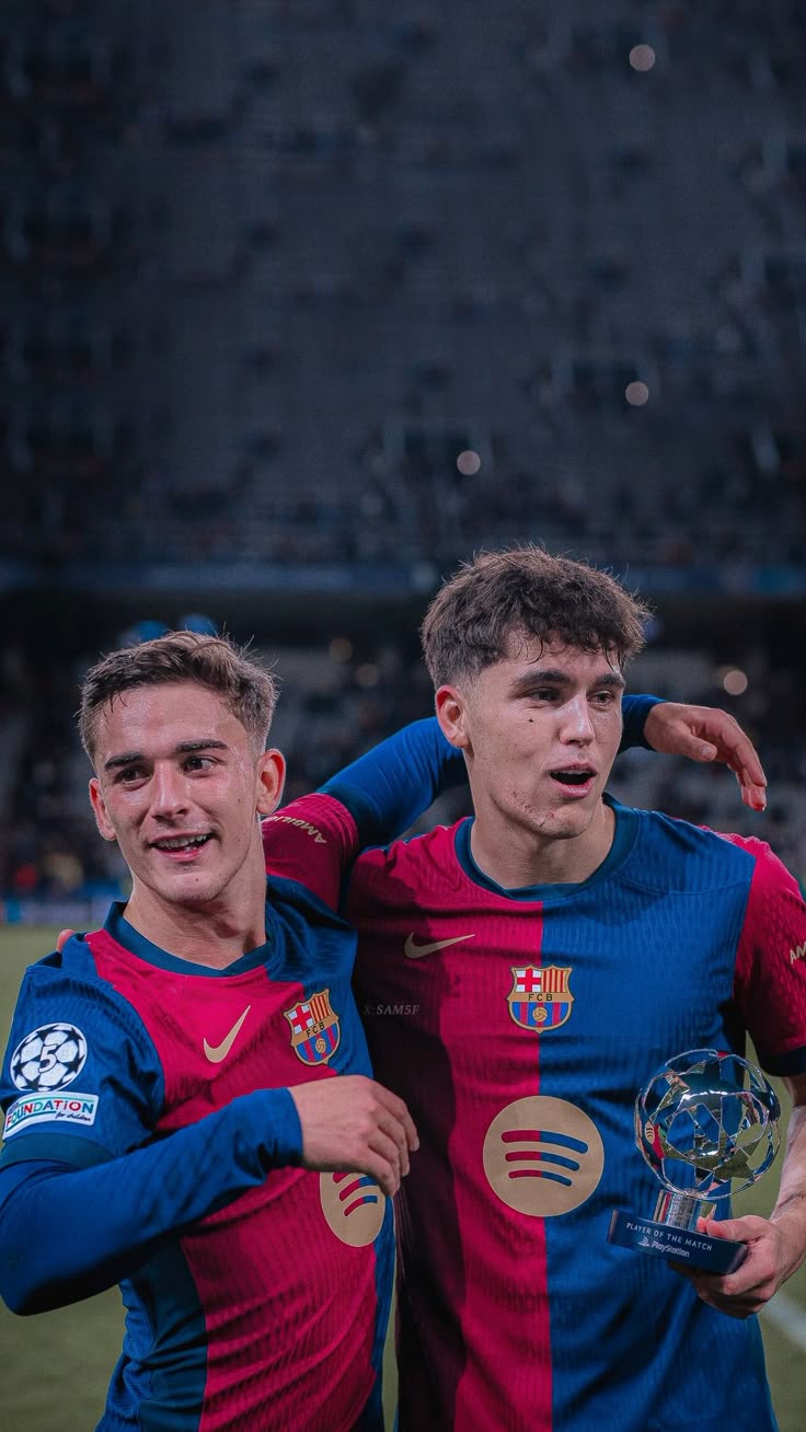 736x1308 Pablo Gavi & Pau Cubarsi