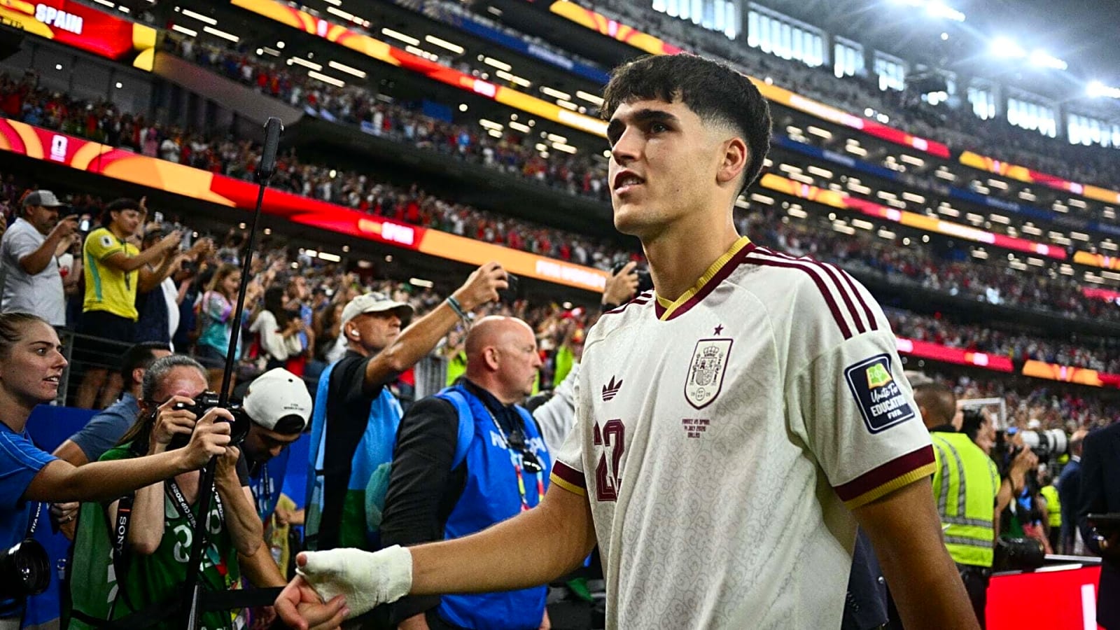 1600x900 Pau Cubarsi beats Paolo Maldini to historic FIFA World Cup record against France