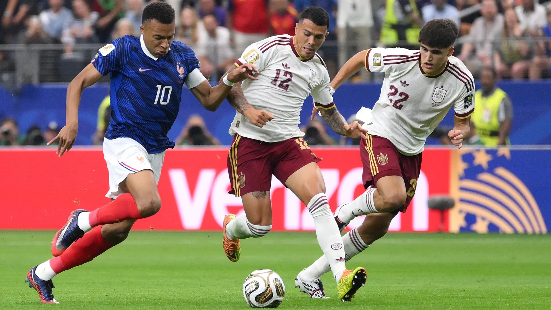 1920x1080 We've silenced a lot of critics, ' Pau Cubarsí responds to Spain criticism before the World Cup Soccer Talk