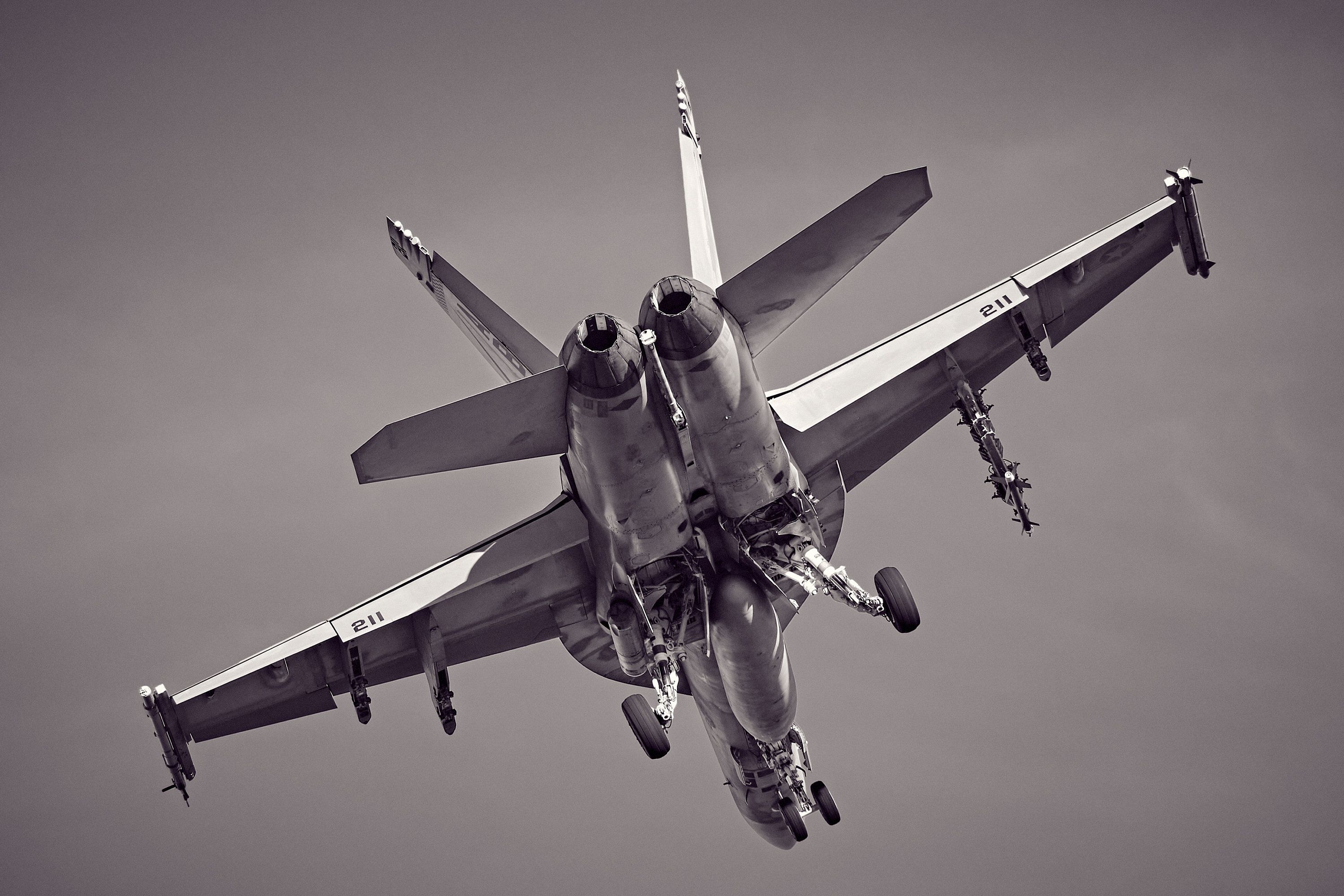 3000x2000 F A 18E Super Hornet Photo: Black And White Naval Aviation Canvas Print