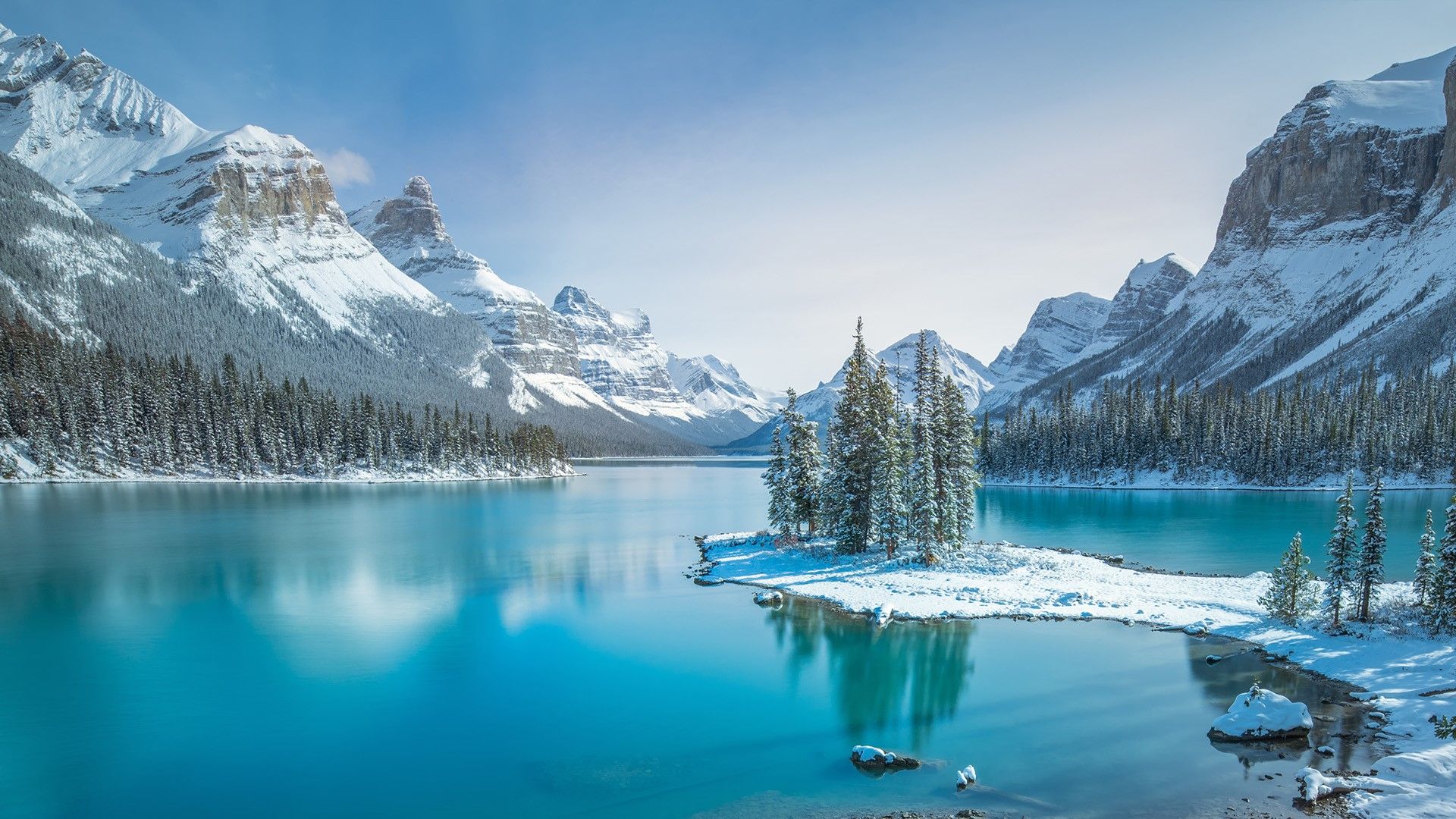 1920x1080 Spirit Island in Maligne Lake, Jasper National Park, Alberta, Canada. Windows Spotlight Image