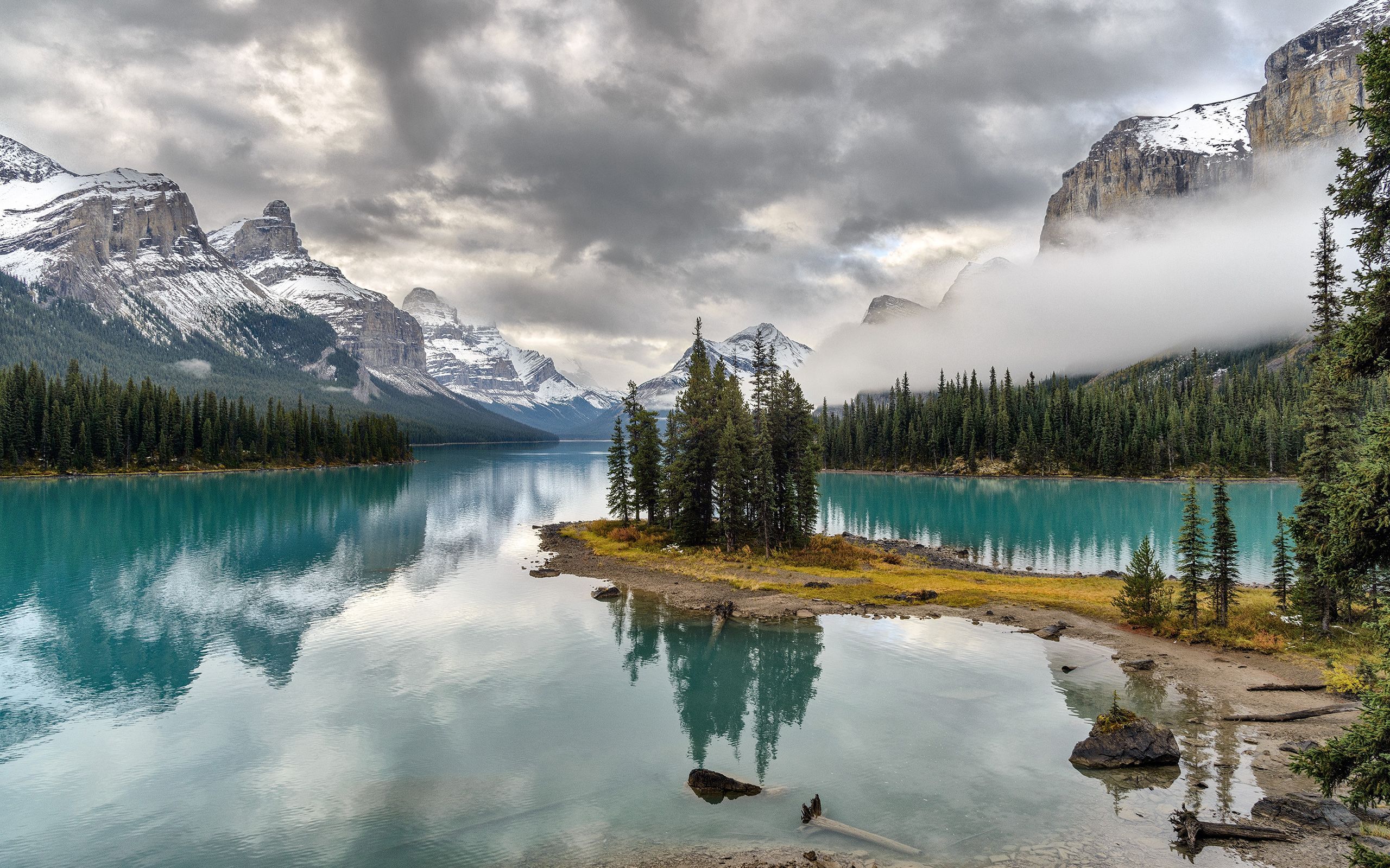 2560x1600 Spirit Island Jasper National Park Wallpaper