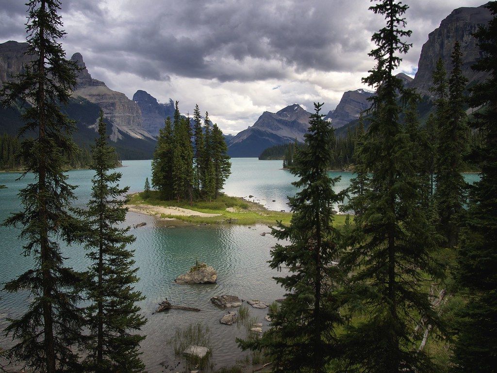 1024x768 Spirit Island. Spirit Island is a tiny tied island in Malig